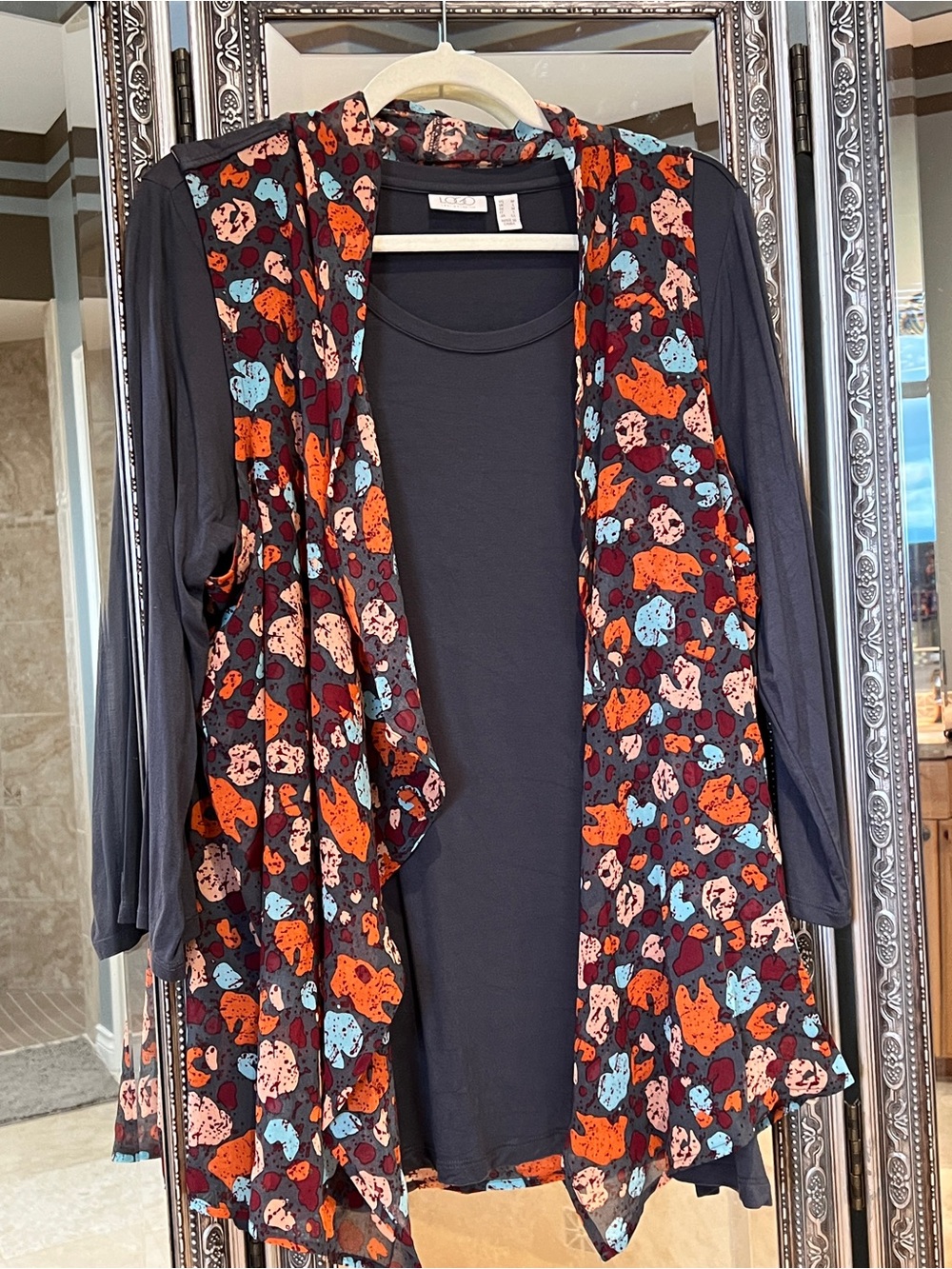 LOGO by Lori Goldstein Chiffon Vest & Top Twinset - Sz M